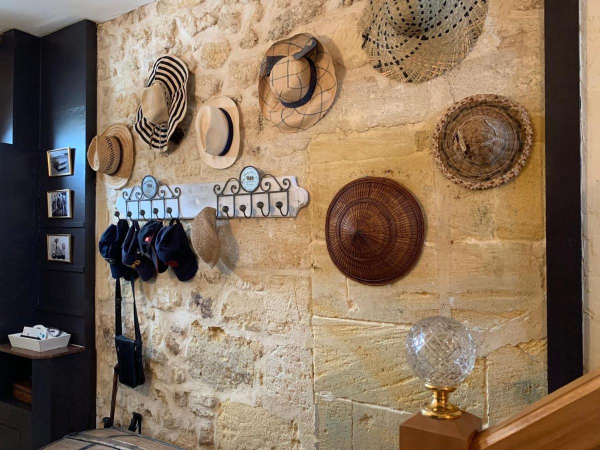 La Maison Du Bourg B&B Puisseguin Bagian luar foto